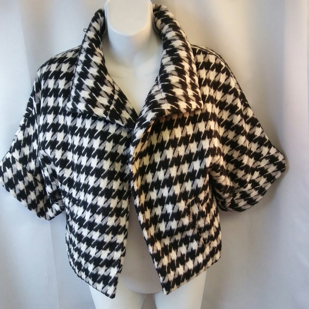 Biz "Capelet"Cropped Houndstooth Retro Coat, S